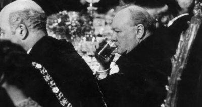 تحايل تشرشل علي القوانين الأمريكية