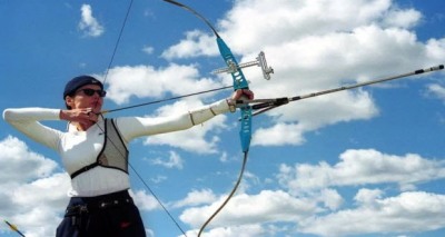 جينا ديفيز و رياضة رمي القوس