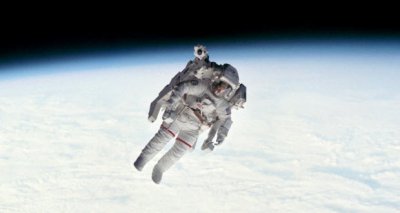 الوفاة في الفضاء