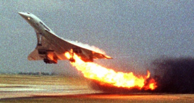 تحطم طائرة بجوار الرئيس الفرنسي