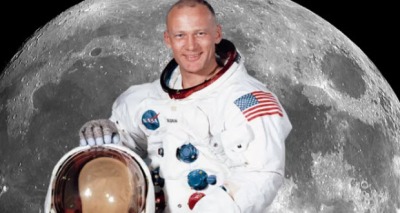 رائد الفضاء باز ألدرين