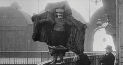 وفاة خياط الطيران