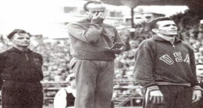 إرتجال لحن السلام الوطني