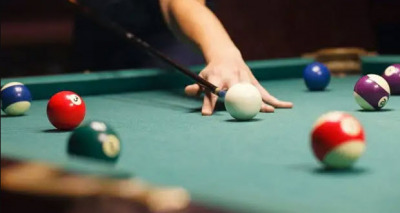 لعبة البلياردو و البلاستيك
