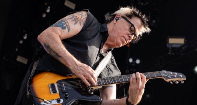 وفاء عازف الجيتار نوودل