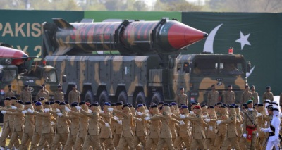 محلات حلاقة تعطي مؤشر علي البرنامج النووي الباكستاني