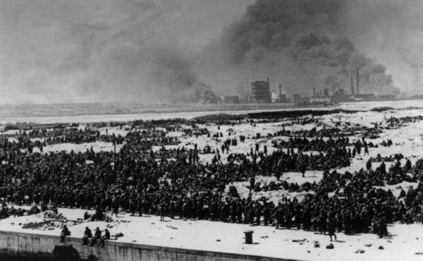 اجلاء القوات البريطانيه و الفرنسيه من ميناء دونكيرك خلال الحرب العالمية الثانية