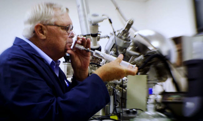 جورج ألدريتش .. خبير ناسا الذى لا تصعد أى قطعه الى الفضاء الا بعد الحصول على تصريح من أنفه