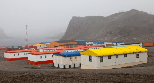 فيلا لاس إستريلاس .. البلدة التى يتطلب إجراء عملية جراحية لللإقامة بها