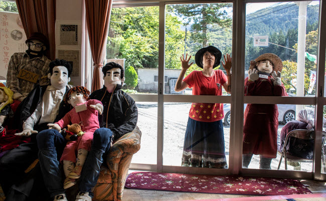 قرية الدمي فى اليابان التى أصبحت بديلة لسكانها الأصليين