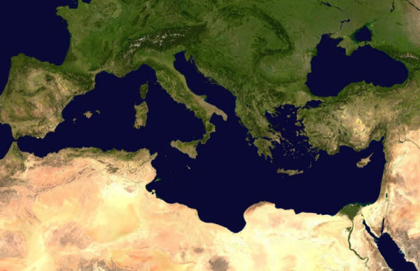 البحر الأبيض المتوسط بالقمر الصناعى