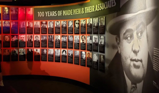 جولة داخل متحف الجريمة الذي يحتوي على التاريخ الكامل لرجال العصابات و أنشطتهم فى الولايات المتحدة