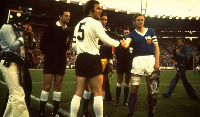 تاريخ منافسات ألمانيا الشرقية و الغربية فى لعبة كرة القدم قبل إعادة توحيد الألمانيتين