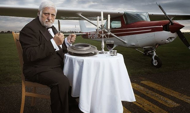 تعرف على الفرنسي لوتيتو صاحب أكبر شهية فى العالم و التى مكنته من تناول طائرة كاملة
