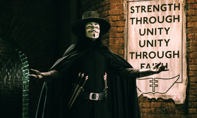 في فور فينديتا ( 2005 ) – V for Vendetta