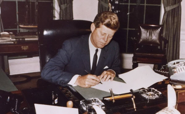 الرئيس الأمريكي جون كينيدي
