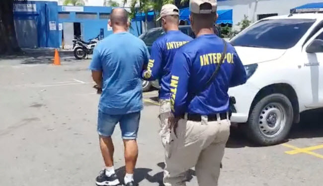 إعتقال رجل مافيا هارب في الكاريبي عقب ظهوره في فيديو للطبخ قام برفعه علي موقع اليوتيوب