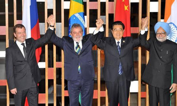 قادة دول الهند و الصين و البرازيل و روسيا في أول إجتماع رسمي لدول البريكس عام 2009