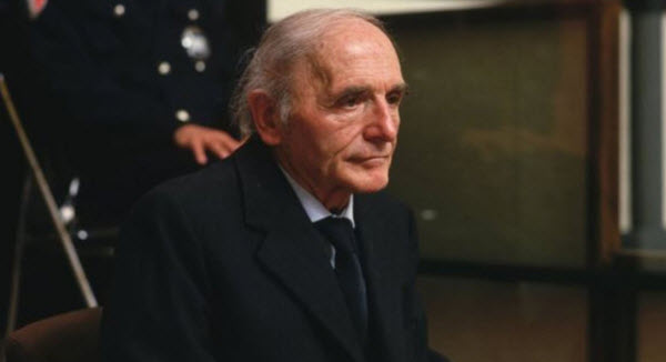 كلاوس باربي أثناء إعادة محاكمته في فرنسا