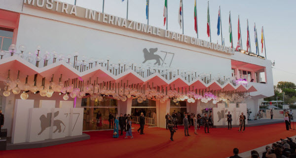 قصر سينما فينيسيا بجزيرة ليدو الذي تقام فيه فعاليات مهرجان البندقية السينمائي الدولي