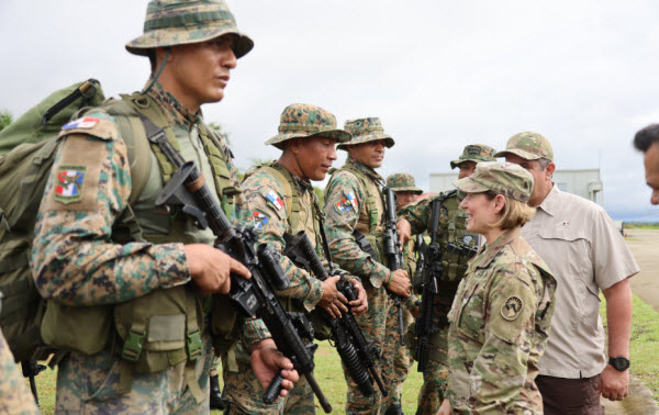 الجيش في بنما