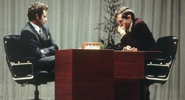 بوبي فيشر أسطورة لعبة الشطرنج الذي تحول إلي شخصية مضطربة نفسيا