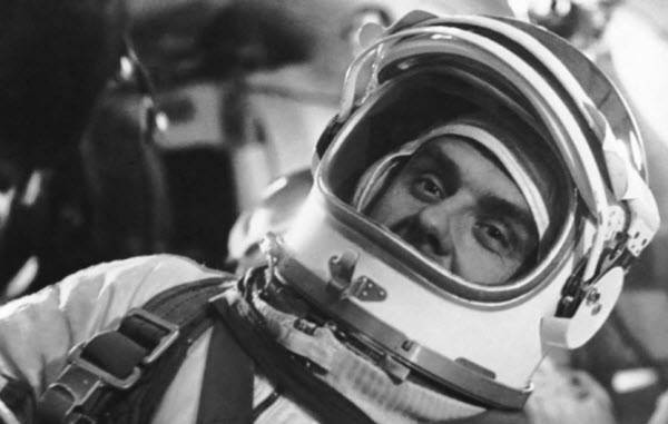 فلاديمير كوماروف .. الرجل الذي سقط من الفضاء