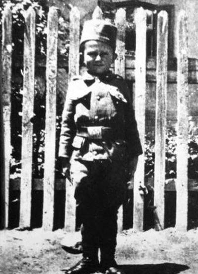 تعرف علي مومسيلو جافريتش أصغر جندي يشارك في الحرب العالمية الأولي 