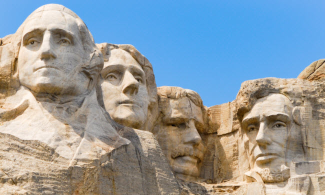 هل توجد غرفة سرية داخل النصب التذكاري الوطني في جبل راشمور ؟