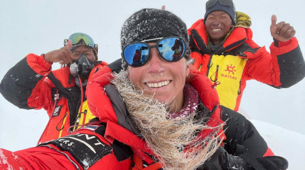 كريستين هاريلا .. المتسلقة صاحبة الرقم القياسي في صعود أعلى 14 جبلًا على وجه الأرض